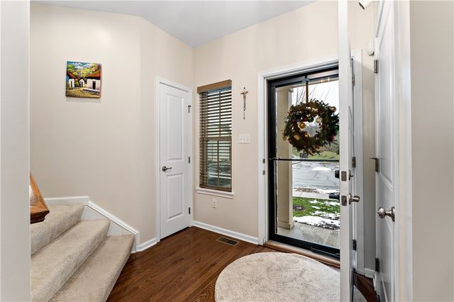 170 Arbor Trail Dr, Robinson Twp, PA 15136