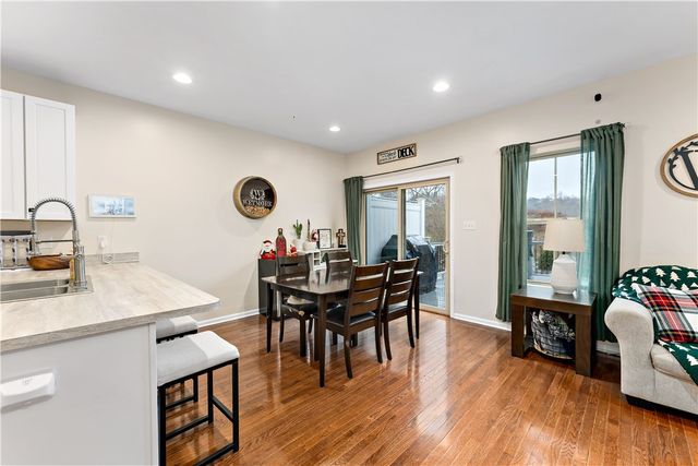 170 Arbor Trail Dr, Robinson Twp, PA 15136