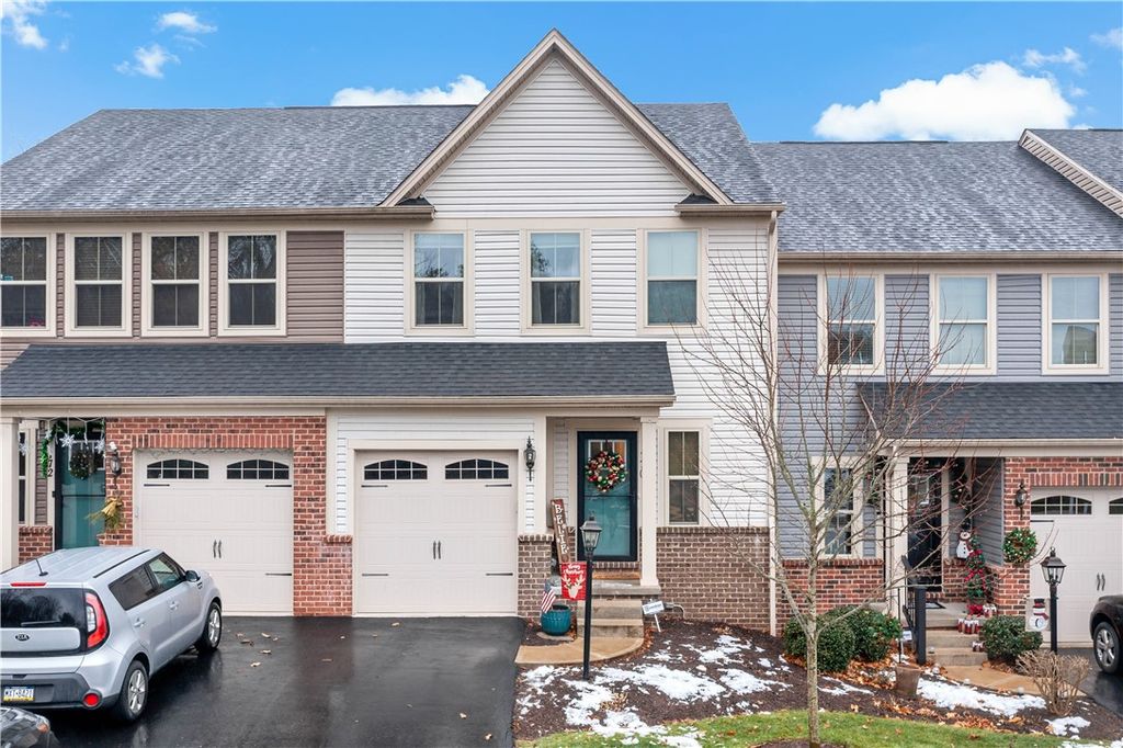 170 Arbor Trail Dr, Robinson Twp, PA 15136