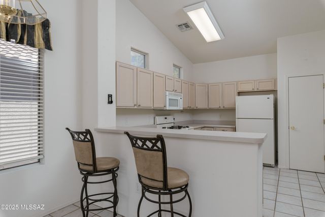 7653 W Starry Night Lane, Tucson, AZ 85743