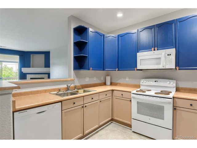 8520 S Holland Ln 204, Littleton, CO 80128