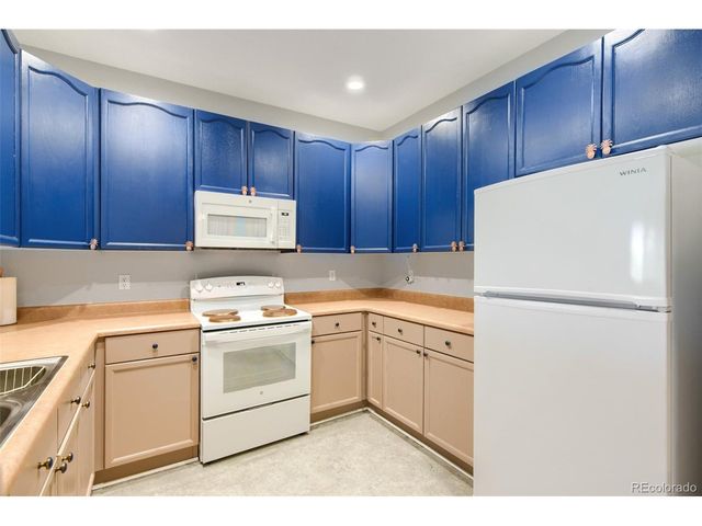8520 S Holland Ln 204, Littleton, CO 80128