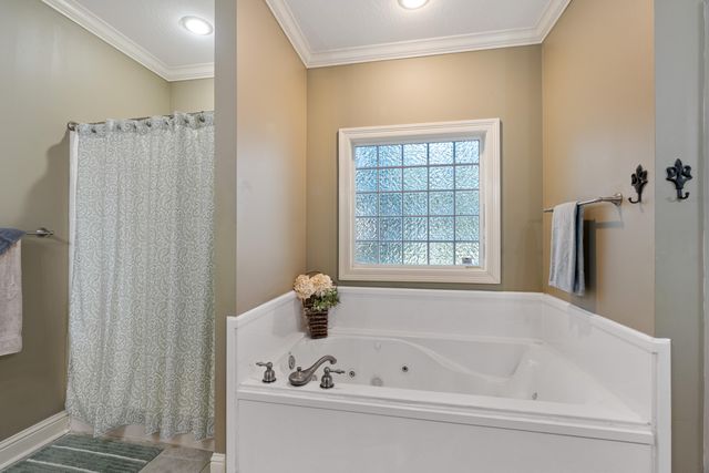 4 Meriwether Cir., Hattiesburg, MS 39402