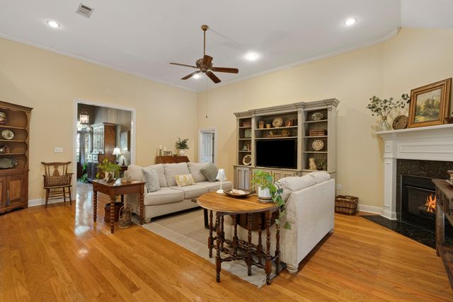 4 Meriwether Cir., Hattiesburg, MS 39402