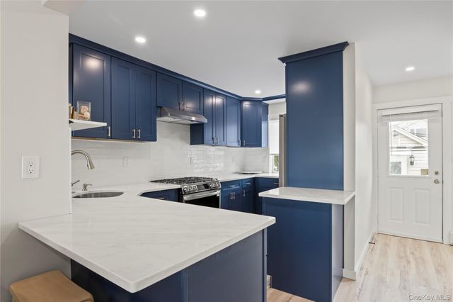 19 Pine Lane, Bayville, NY 11709