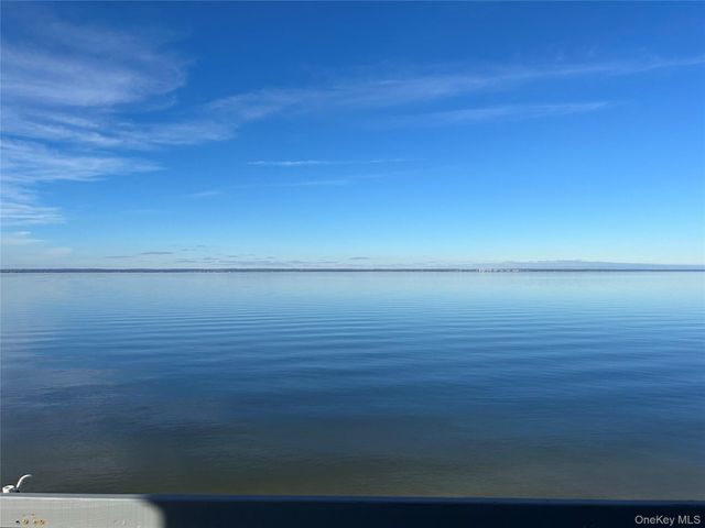 19 Pine Lane, Bayville, NY 11709