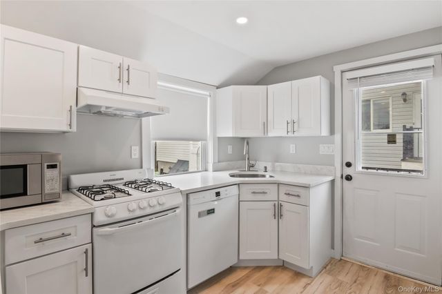 19 Pine Lane, Bayville, NY 11709