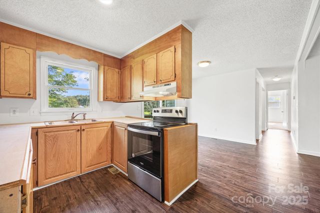 8311 Mcilwaine Road, Huntersville, NC 28078