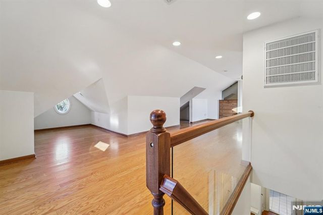 55 Victor Place, Hawthorne, NJ 07506