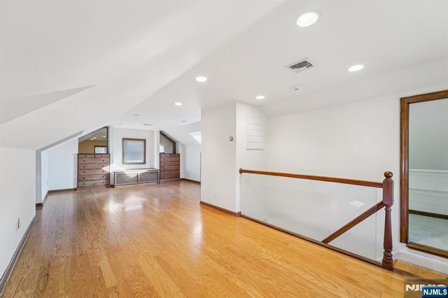 55 Victor Place, Hawthorne, NJ 07506