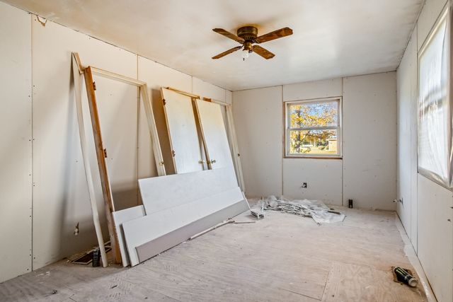 5827 E 3500s Road, St. Anne, IL 60964