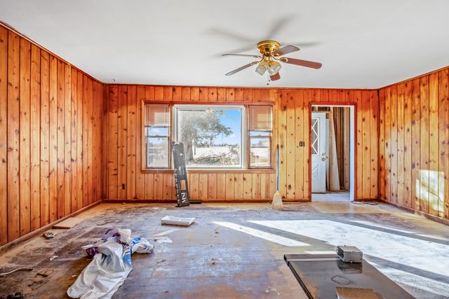 5827 E 3500s Road, St. Anne, IL 60964