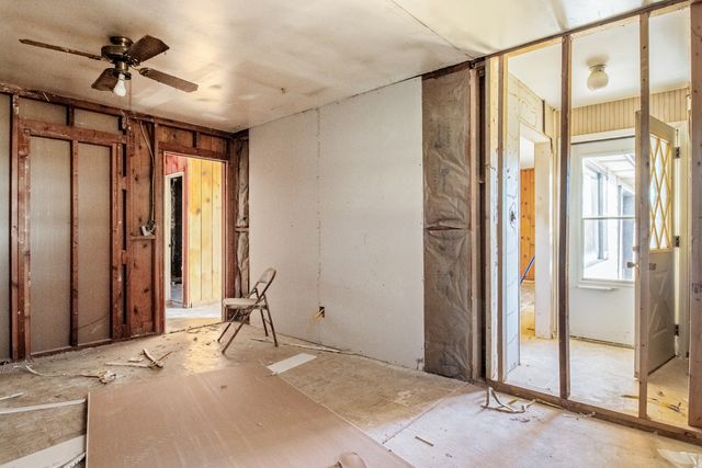 5827 E 3500s Road, St. Anne, IL 60964