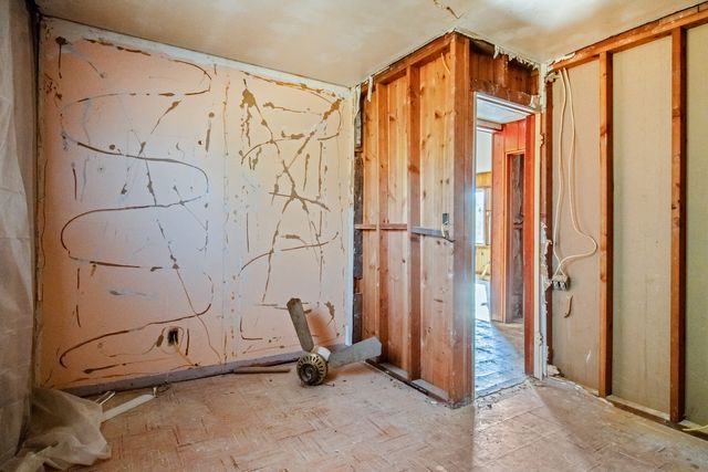 5827 E 3500s Road, St. Anne, IL 60964