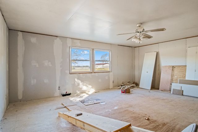 5827 E 3500s Road, St. Anne, IL 60964