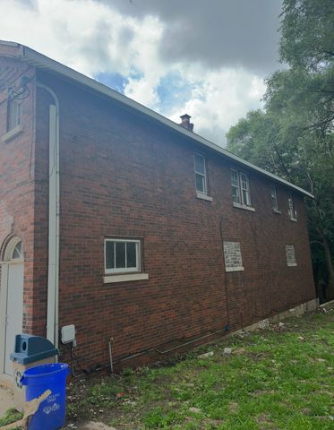 914-916 N Winnebago Street N, Rockford, IL 61103