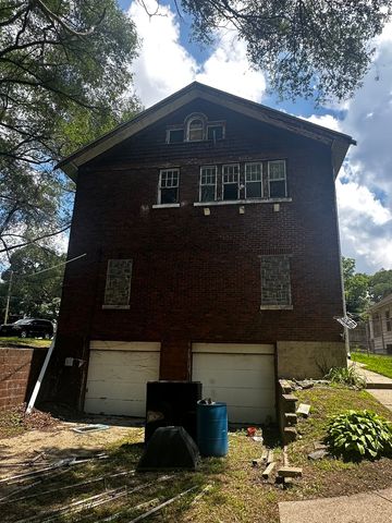 914-916 N Winnebago Street N, Rockford, IL 61103