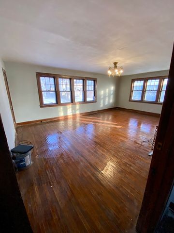 914-916 N Winnebago Street N, Rockford, IL 61103