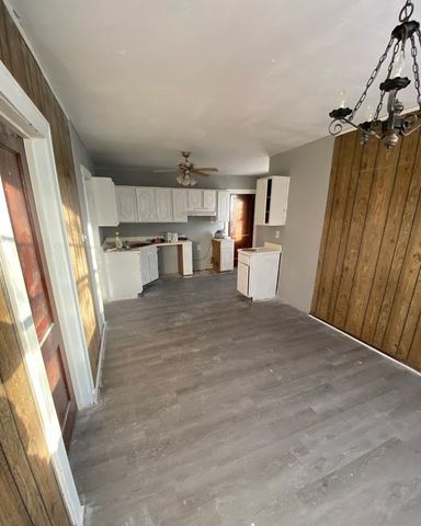 914-916 N Winnebago Street N, Rockford, IL 61103