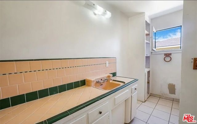 2010 E 122nd Street, Compton, CA 90222