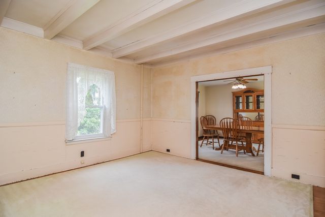 69 W Main St, West Brookfield, MA 01585
