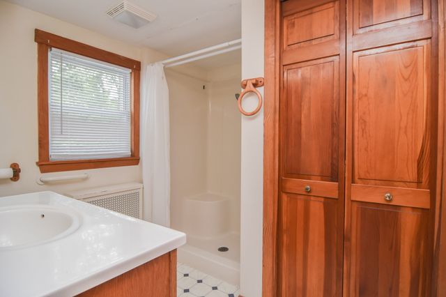 69 W Main St, West Brookfield, MA 01585