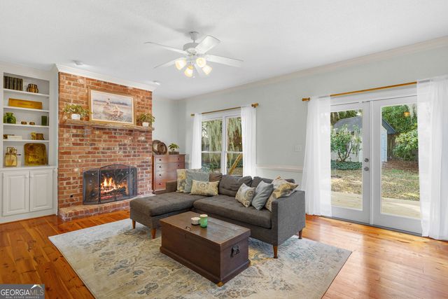 8 Chestley Place, Savannah, GA 31406