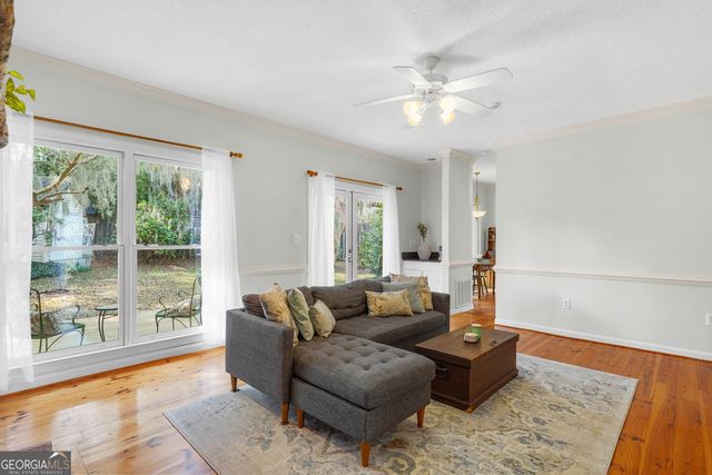 8 Chestley Place, Savannah, GA 31406