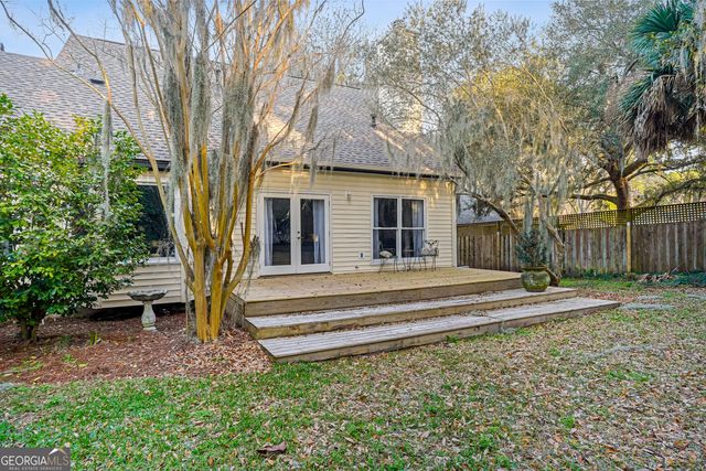 8 Chestley Place, Savannah, GA 31406