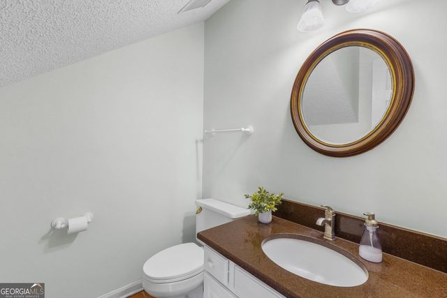 8 Chestley Place, Savannah, GA 31406