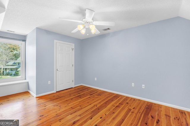 8 Chestley Place, Savannah, GA 31406