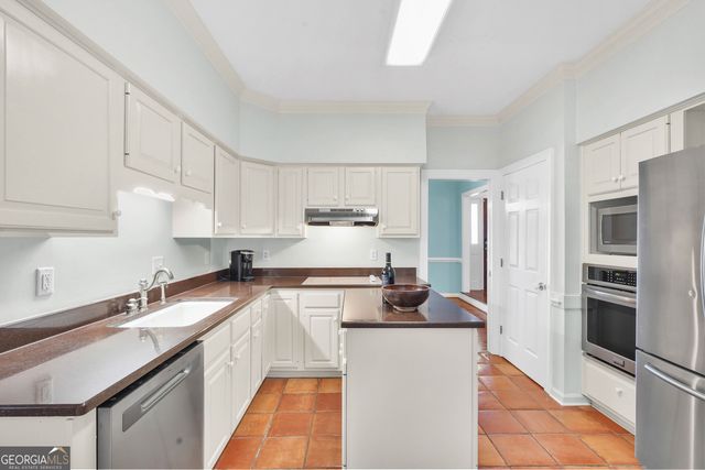 8 Chestley Place, Savannah, GA 31406