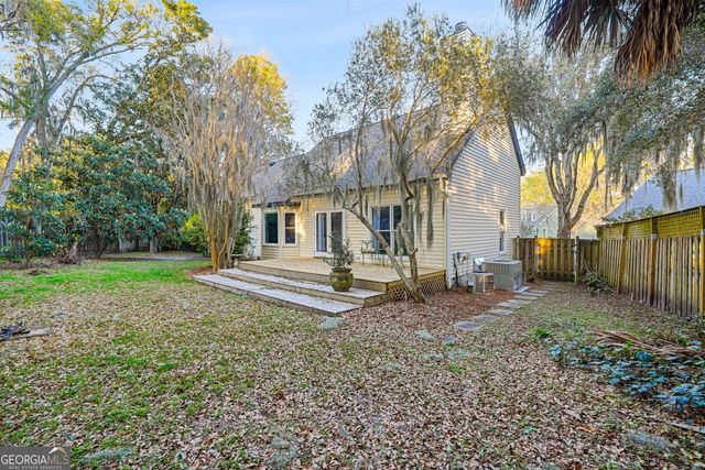 8 Chestley Place, Savannah, GA 31406