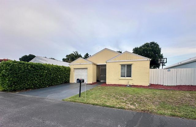 57 Buxton Lane, Boynton Beach, FL 33426