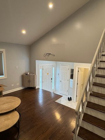 8058 W Lyons Street B, Niles, IL 60714