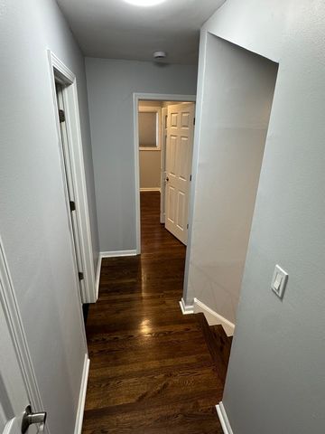 8058 W Lyons Street B, Niles, IL 60714