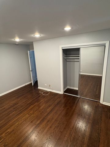 8058 W Lyons Street B, Niles, IL 60714
