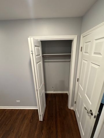 8058 W Lyons Street B, Niles, IL 60714