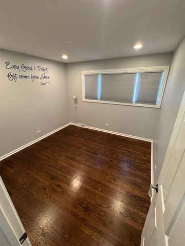 8058 W Lyons Street B, Niles, IL 60714
