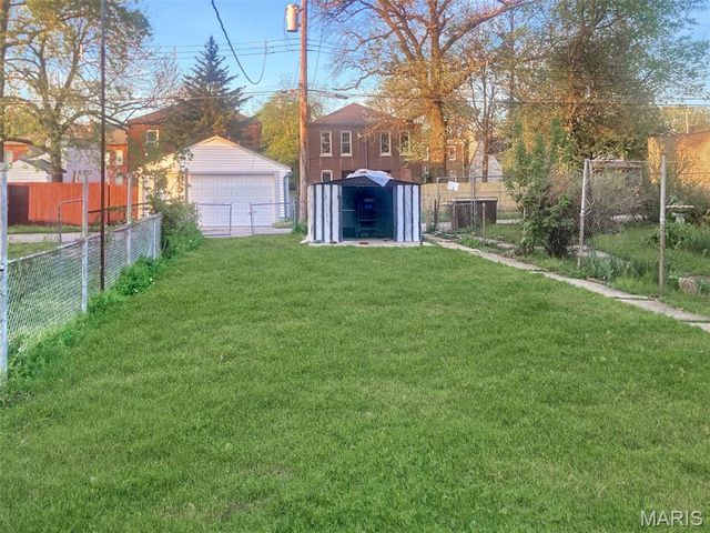 217 W Schirmer Street, St Louis, MO 63111