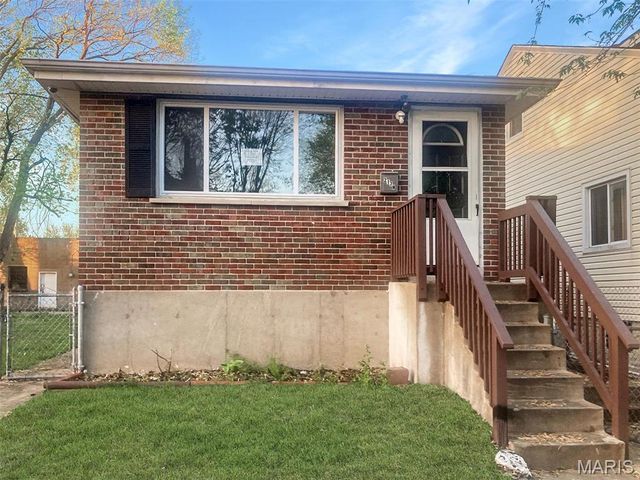 217 W Schirmer Street, St Louis, MO 63111