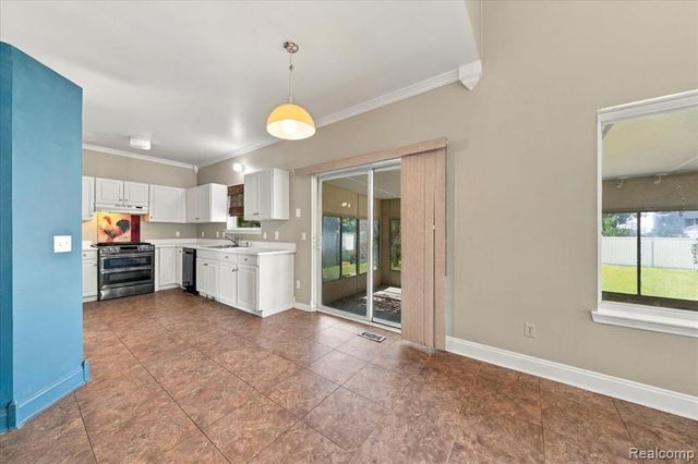 7412 Willow Creek Drive, Ypsilanti, MI 48197