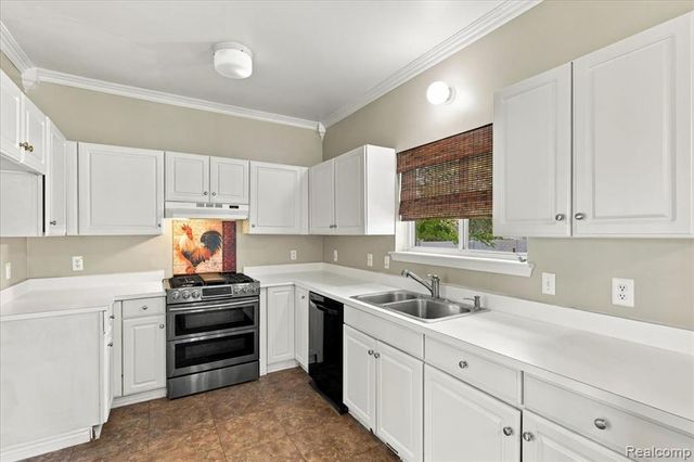 7412 Willow Creek Drive, Ypsilanti, MI 48197