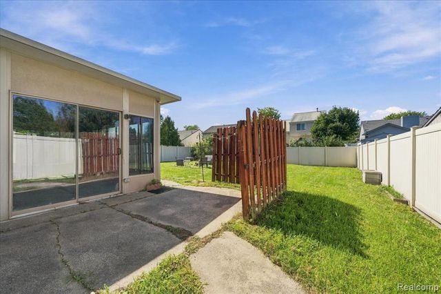 7412 Willow Creek Drive, Ypsilanti, MI 48197