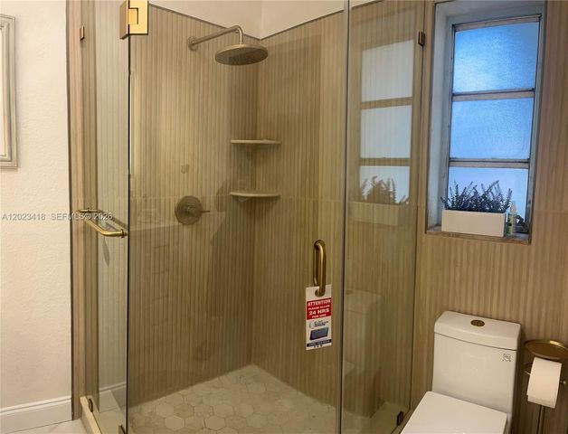 72 Palmetto Dr, Miami Springs, FL 33166