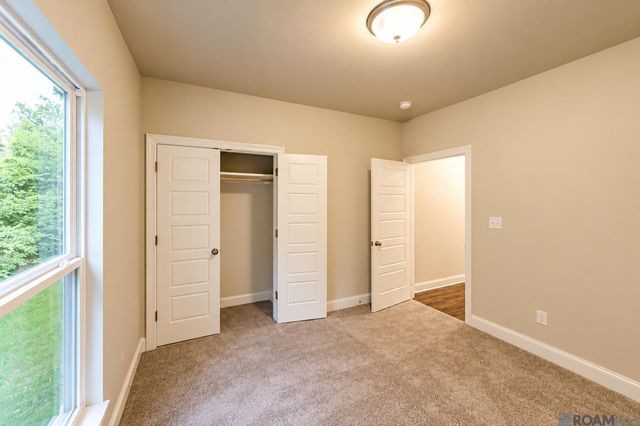 6614 Roux Dr, Baton Rouge, LA 70817