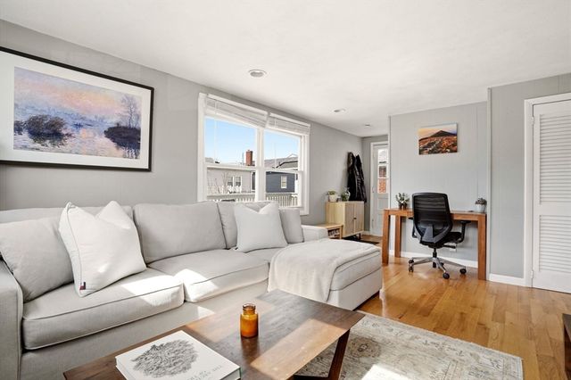 33 Bateman Avenue, Revere, MA 02151