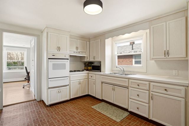 33 Bateman Avenue, Revere, MA 02151