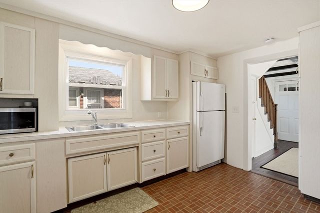 33 Bateman Avenue, Revere, MA 02151