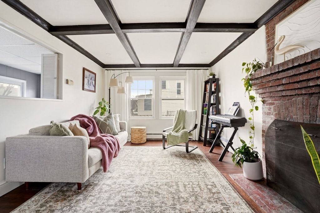 33 Bateman Avenue, Revere, MA 02151